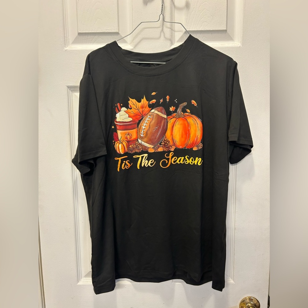 Tia the season Halloween NEW shirt xxl(14)
